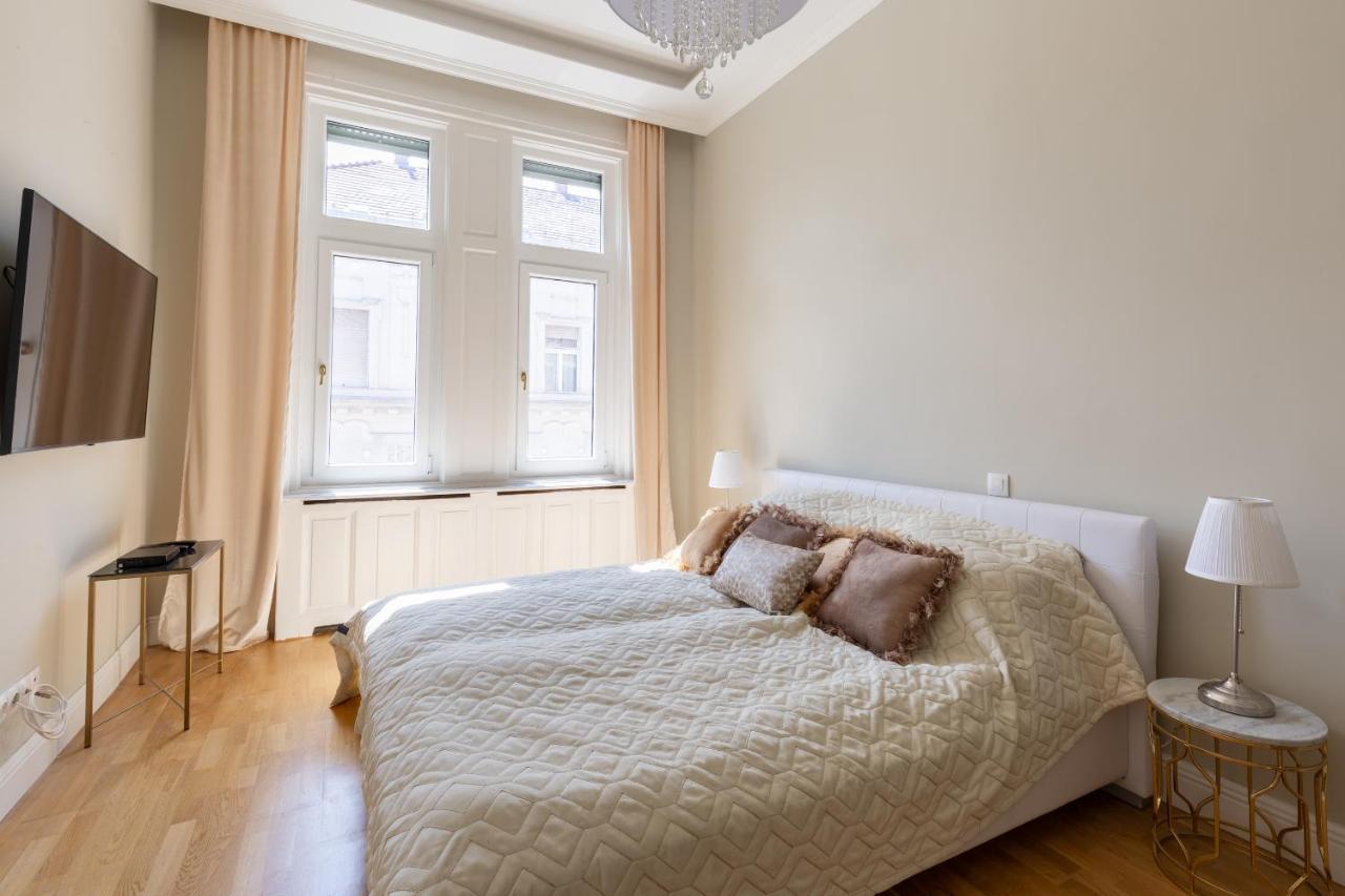 Designer Luxury Home In The Jewish Quarter Budapest Exterior photo